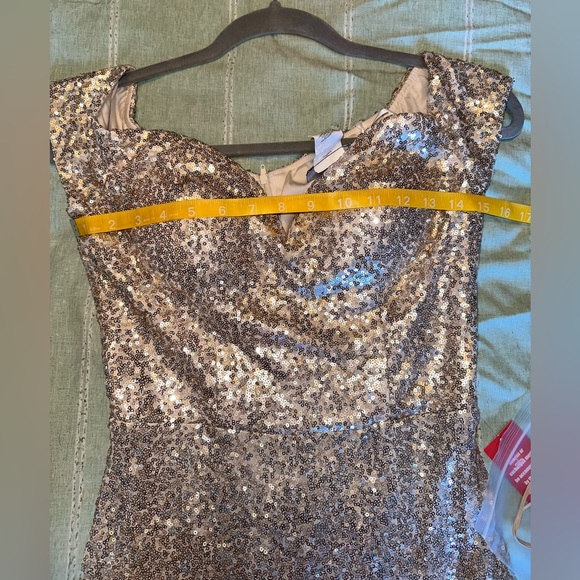 NWT! B. Smart Gold Sequin long formal dress size 7/8 - Picture 5 of 10